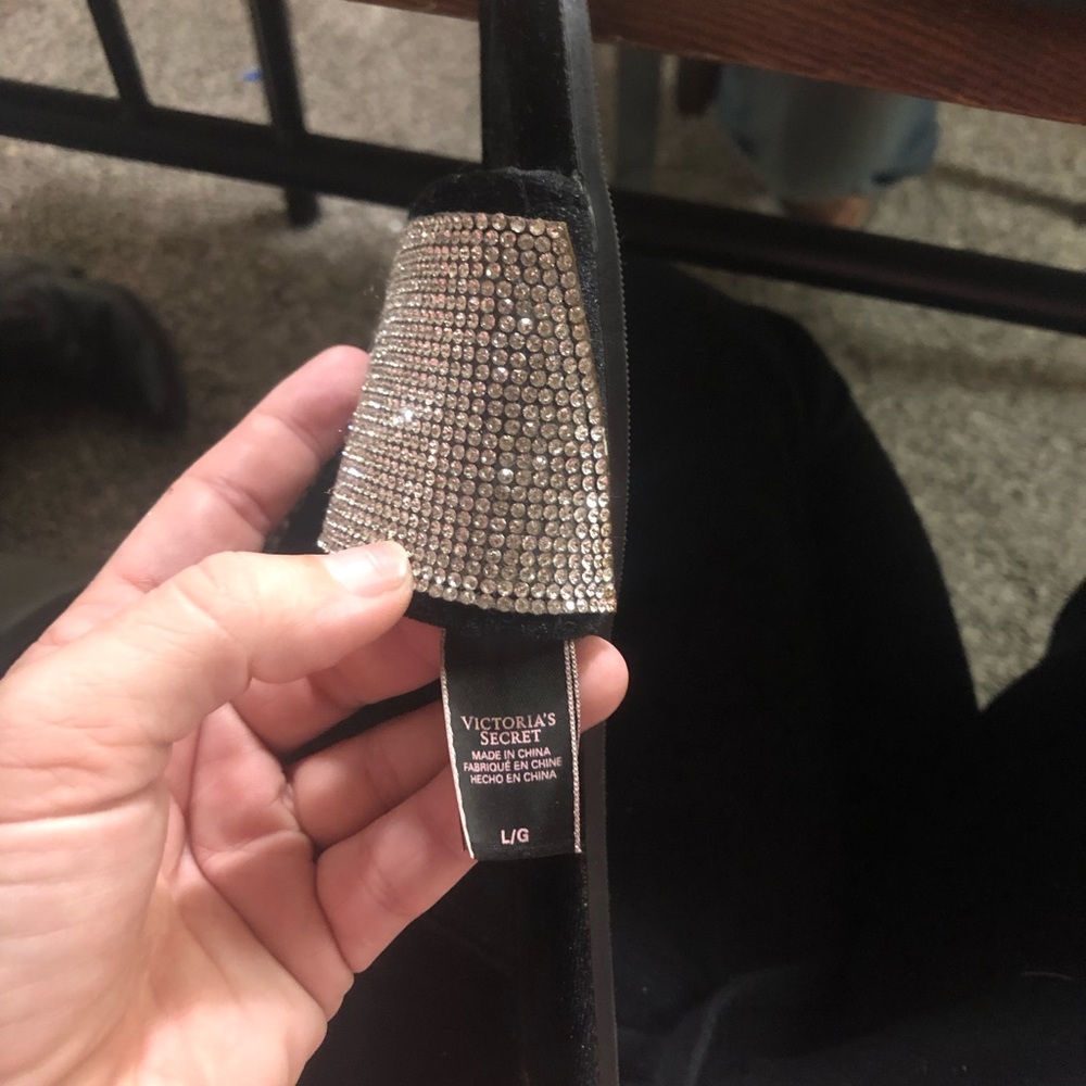 Victoria secret (L) slippers